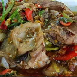 หัวปลาเก๋า (ผัดเรือโป๊) ลดราคาพิเศษสุด จากราคา 210.- เหลือ 160.-