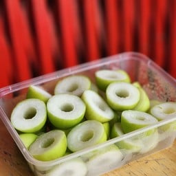 พุทรานมสด พร้อมทาน