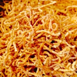 หมี่กรอบ