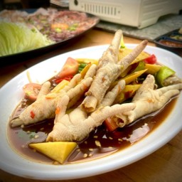 ตำหน่อไม้ขาไก่ แถม ขนมจีน