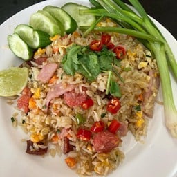 ข้าวผัดแหนม