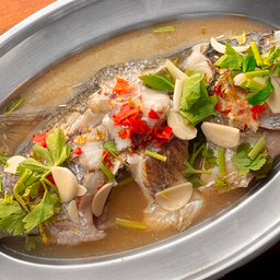 ปลากระพงนึ่งมะนาว.