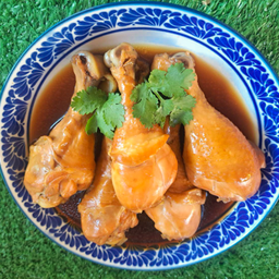 น่องไก่ตุ๋น