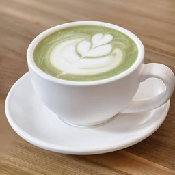 green tea. (ชาเขียวร้อน)