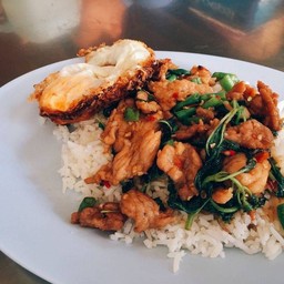 กะเพราหมูชิ้น
