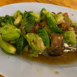 เเขนงหมูกรอบ