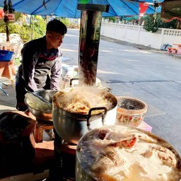 หมูพวงทอด(หมู่บ้านลานทอง) เสี่ยวซุปเปอร์เล้ง