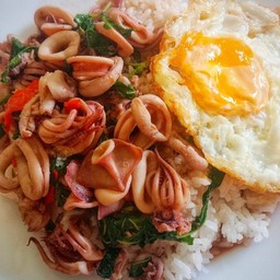 กะเพราหมึก