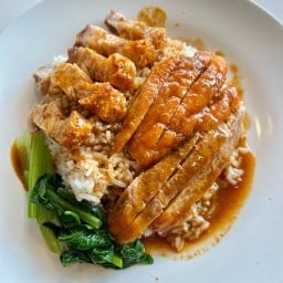 เหม่งก๋วยเตี๋ยวเป็ดสวนหลวง ร.9  (ข้าวขาหมู ข้าวหมูกรอบ ข้าวหมูแดง ข้าวหน้าเป็ดย่าง) สวนหลวง
