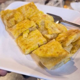 โรตีใส่ไข่ ข้าวโพด
