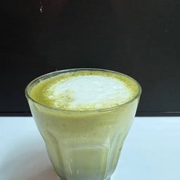 มัทฉะนมสดร้อน