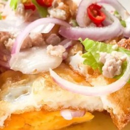 ยำไข่ดาวหมูสับ