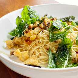 ผัดหมี่ซั่วกระเพรากรอบ