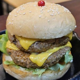 เบอร์เกอร์เนื้อดับเบิ้ลเนื้อ ชีส