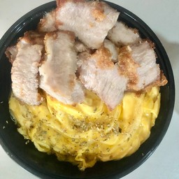 ข้าวไข่ข้น+คอหมูทอดน้ำปลา
