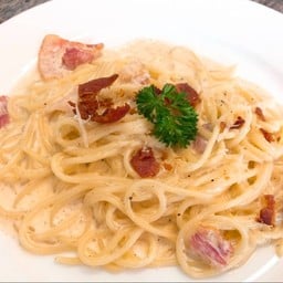 สปาเกตตี้คาโบนาร่าแฮม