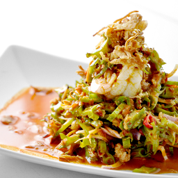 ยำถั่วพลูกุ้งสด