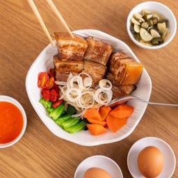 หมูตุ๋น 24 กับไข่ออนเซ็น