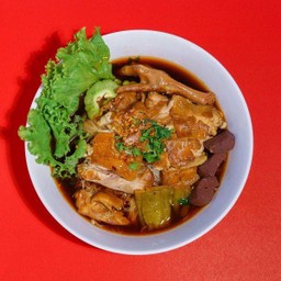 ก๋วยเตี๋ยวไก่ตุ๋นชามโต