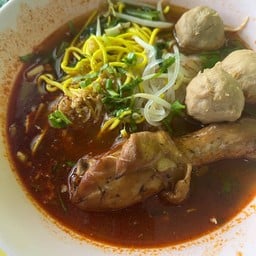 ก๋วยเตี๋ยว ไก่ฉีก ตีน ปีก
