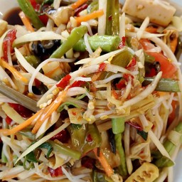 ตำมั่ว ใส่หมูยอ+หอยเชอรี่+หน่อไม้+ก้านจองลวก+ผักบุ้งนา+ ขนมจีน +ถั่วลิสง +ปลากรอบ+แคปหมู