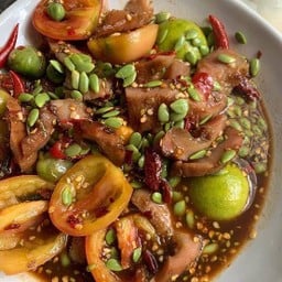 ตำเกาเหลาคอหมู