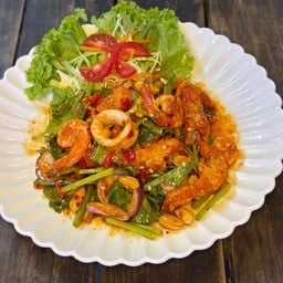 ยำ 3 กรอบ