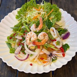 ยำรวมมิตรทะเล