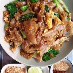 ผัดซีอิ๊วหมูตุ๋น
