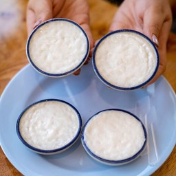 ขนมถ้วย (กล่องใหญ่ 4 คู่ 8 ฝา)