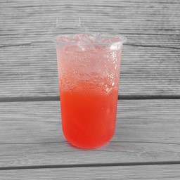 สตรอเบอร์รี่ลิ้นจี่โซดา