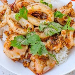 ข้าวทะเลกระเทียม