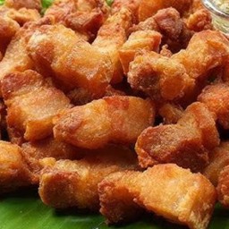 สามชั้นทอดน้ำปลา