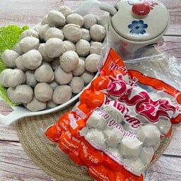 ก๋วยเตี๋ยว ลูกชิ้นจัมโบ้ พิเศษ