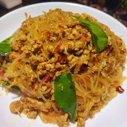 ผัดพริกแกง วุ้นเส้นหมูสับ