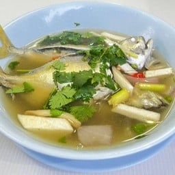 ต้มยำปลาทู (ใส่เห็ดออเรนจิ)