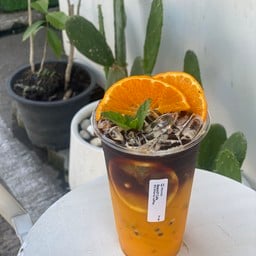 รูมยี่สิบเจ็ดคาเฟ่ (Room27 Cafe) กาแฟสด ขนมปังปิ้ง สมูทตี้ 1