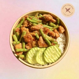 ผัดพริกแกงไก่