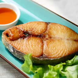 ปลาอินทรีย์ทอดซอสน้ำปลาซอสมะม่วง