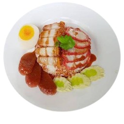 ข้าวหมูแดง หมูกรอบ กุนเชียง ไข่