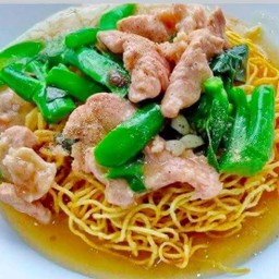 ราดหน้าหมูหมี่กรอบ