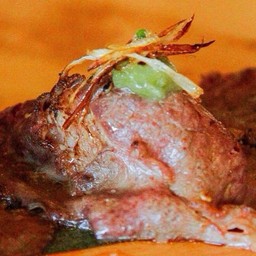 ซูชิเนื้อออสย่างเกลือท็อปวาซาบิดอง.