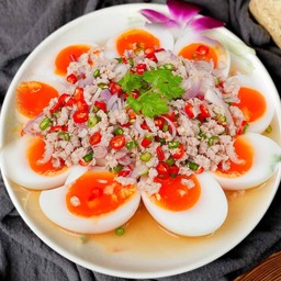ยำไข่ต้ม
