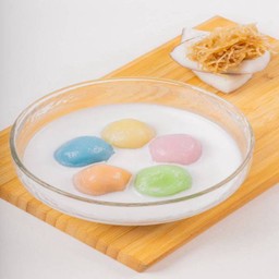 บัวลอยมีไส้น้ำกะทิ