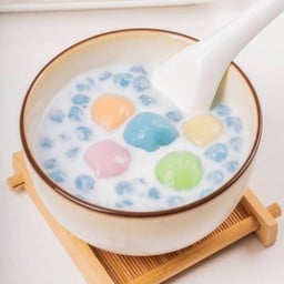 บัวลอยมีไส้ + เลือกขนมไทย 1 อย่าง