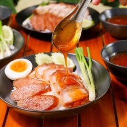 ข้าวหมูแดงกุนเชียงใส่ไข่1แถม1