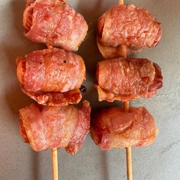 ฮอทดอกหนังกรอบพันเบคอนทอด 1 ไม้