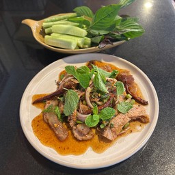 น้ำตกคอหมูย่าง