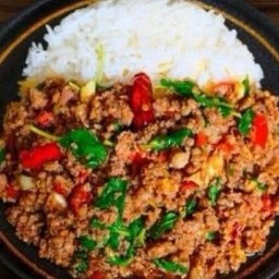 ข้าวกะเพาเนื้อ