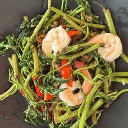 ผัดกระเฉดกุ้ง (เป็นกับ)